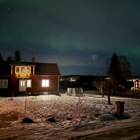 Ett Hus Med 3 Sovrum Med Supersnabba Internet Fiberanslutningen 1000Mb-100Mb I Hoeg, 7 Minuter Fran Худиксвалль Экстерьер фото