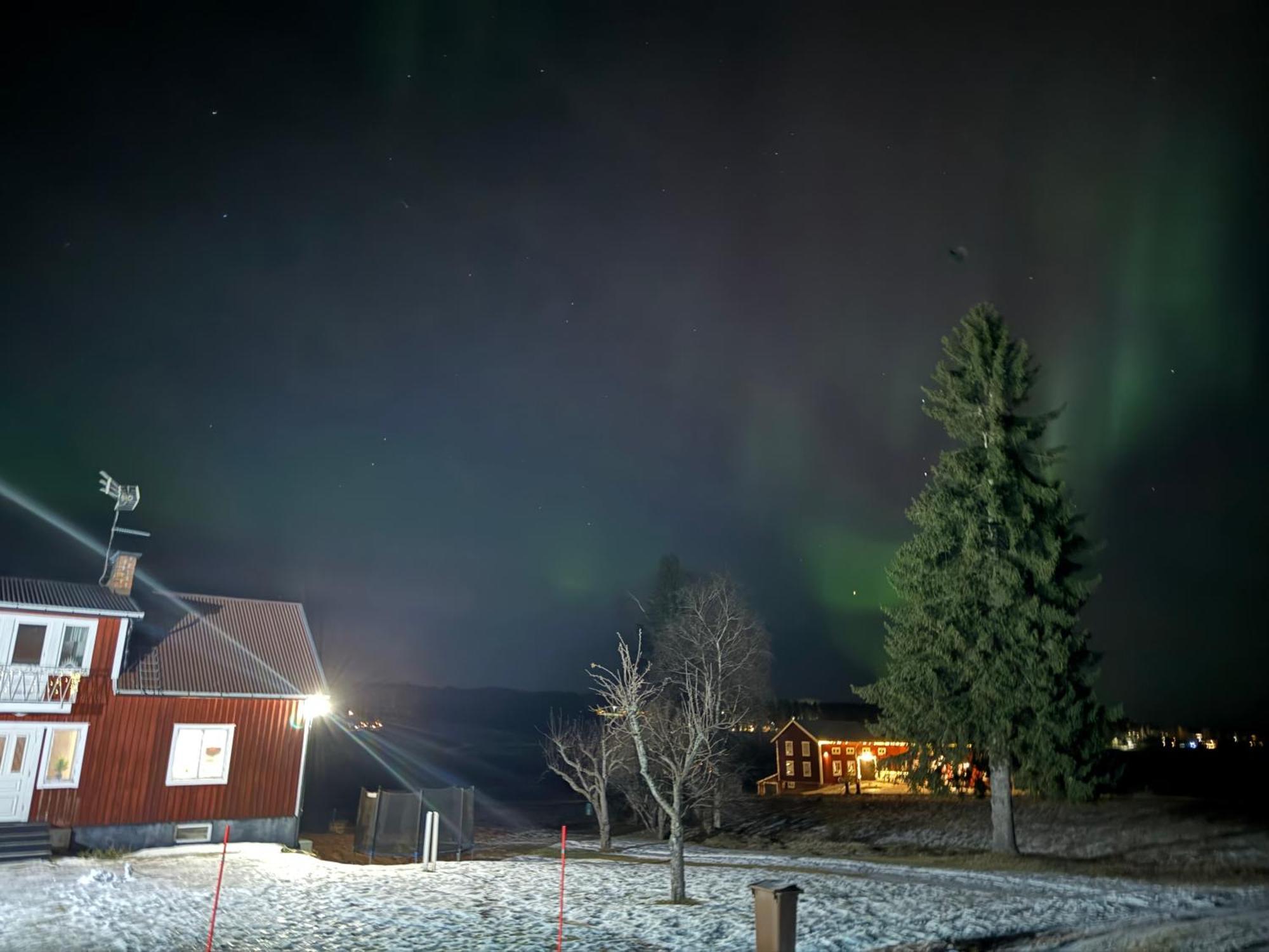 Ett Hus Med 3 Sovrum Med Supersnabba Internet Fiberanslutningen 1000Mb-100Mb I Hoeg, 7 Minuter Fran Худиксвалль Экстерьер фото