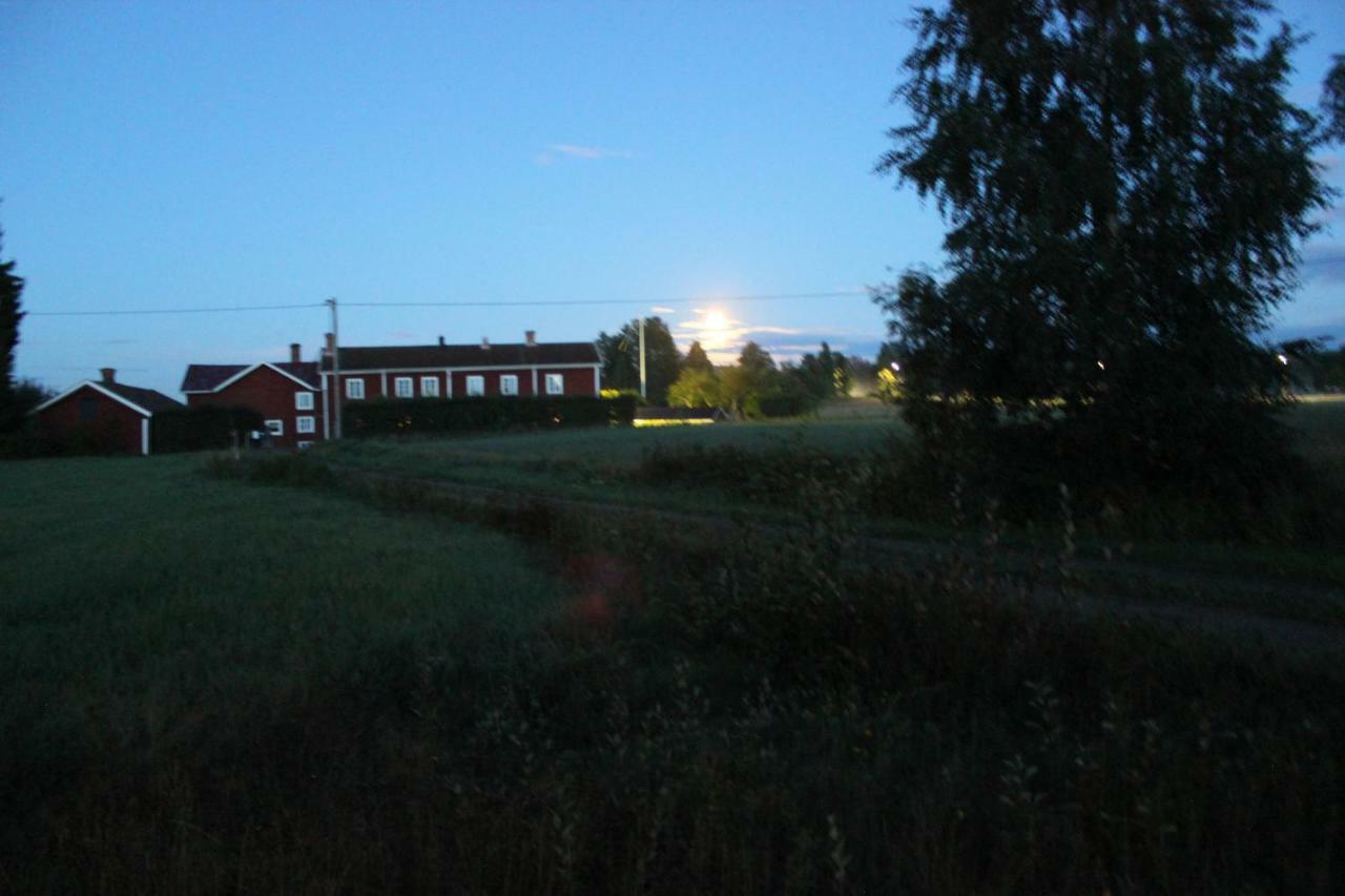 Ett Hus Med 3 Sovrum Med Supersnabba Internet Fiberanslutningen 1000Mb-100Mb I Hoeg, 7 Minuter Fran Худиксвалль Экстерьер фото